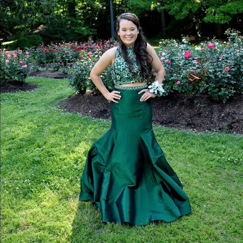 Jovani 2-piece prom dress